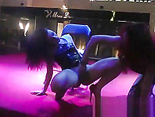 Yarisa Duran y Camila Montalban porno show with pen