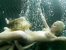 Underwater Lesbian Sex