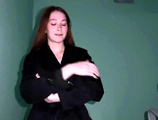 Приехала голая к парню, но потрахалсь в подъезде с соседом