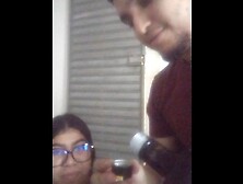 Vecina seduce al amigo de su esposo y se divierten juntos. Infiel amateurs hispanic (primera parte)