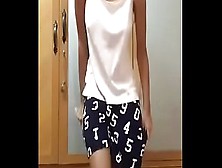 Magrinha confiou no namorado e mandou video mostrando o cu