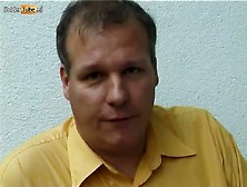 Oma krijgt een geile wasbeurt