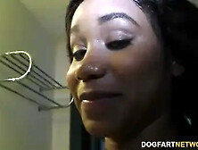 Jenna,  Une Ébène Aux Gros Seins,  Se Fait Baiser Lors D'un Casting.