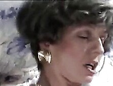 une mature allemande se fait baiser par 2 jeunot