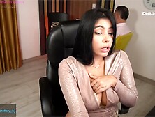 Total gewagt!! Mitten im Bu00fcro masturbiert