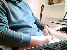 Hot dad cumming at work - part 1