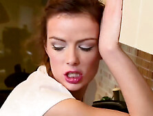 Lilith Lee In Mein Erstes Mal - (ganzer Film)