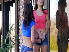 Twerking Leah Gotti Gets Jiggly Cunt Eaten