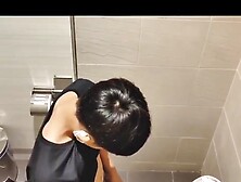 Asian Bathroom Spy 04