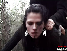 Julia 18 von Tinder in den Wald gelockt,  ausgenutzt,  gefickt und abgehauen