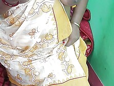 BBW Indian Housewife fucking with carrot