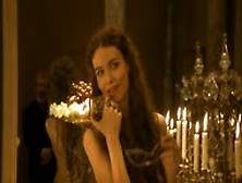 Saffron Burrows In Klimt (2006)