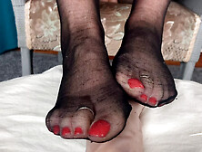 Mrs Mature Feet showing you all her sexy Feet,  toes and soles.  Video is part of a series showing her feet and toes.  Part 3