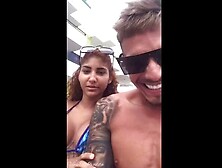 Casal Em Resort Transando No Banheiro Público