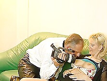 Blondine Fasst Es Nicht Das Sie Beim Casting Mit Kameramann Fickt