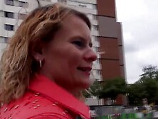 Mollige Blondine von der Straße abgeschleppt