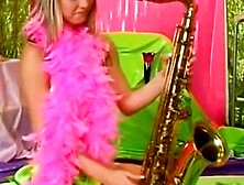 Hot Babe Beautifies You With Her Sexy Dance Moves And Seductive Music Performance