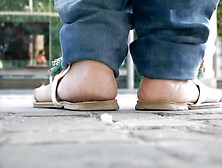 les orleanaises aussi,  ont des pieds odorants et sales,  smelling feet