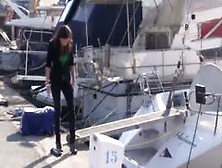 Im Jachthafen zum Ficken abgeschleppt