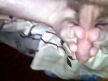 Артем дрочит ногами сам себе и кончает self lick autofellatio self footjob