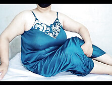 Hot Desi Wife Sucks Huge Cock and Plays with It - Amateur Pakistani Fun