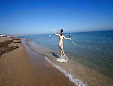 Amazing Bikini Model Showing Her Sexy Ass