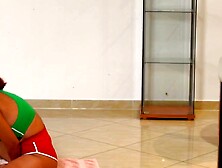 Stepbro pounds flexible babe Marina Gold right after her warm up