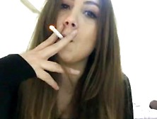 Younow Girl Smoking 55 Kisacakubra. Wmv