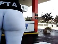 Argentina Gas Station Do-it-yourself-Support Girls In Spandex