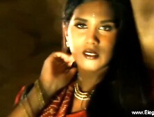 Voluptuous queen's asian action