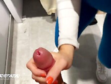 espaï¿½ola cachonda en pï¿½blico se la chupo en el probador quiero su leche en mi boca y mis tetas