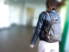 Cheating with a wife at a public toilet in a shopping mall