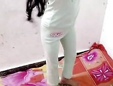 School girl ko uniform badalte bathroom me dekh liya