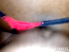 Gros Cul Blackette : Fessier rebondi en string