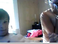 2 Hot Teen Mom calls her while she gives handjob