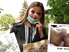 Czech Streets 125: Food Massacre in the Car