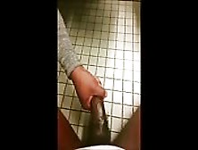 Follando En Baño Público