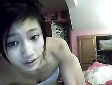 mega cute asian teen on webcam (18+)
