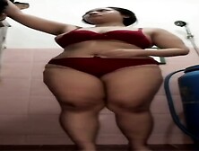 Bahenolnya Bidan Ku, ngewe Dalam Kamar Mandi