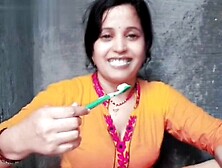 Batroom se nikal kar aai pati ne jabrjasti apne jija se chudwaya