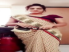 Beautiful Hot Bhabhi Showing Nude In Kitchen