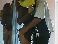 Рыжая Сильвия Лорен (Silvia Lauren) была трахнута на диване