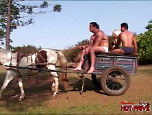 Ritual para quebrar o cabaço da loirinha gostosa filha do