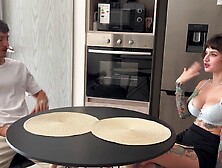 Vecina queda fuera de su casa y le ayudo a que entre... TODA, ft. badvanne (PART 01 of 03)