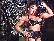 3 Fbb's posing in black outfits