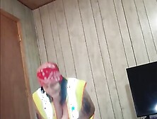 This Horny Construction Worker Picks Up Trash N Lets U Bend That Ass