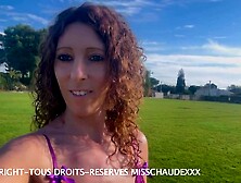 ???????? Misschaudexxx je lui réalise son fantasme de me baiser dans un stade de foot