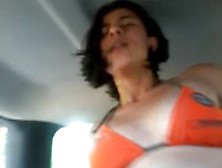 Novinha Dando No Carro Sentada Na Pica E Gemendo Gostoso