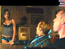 Sexuality Emily Lawrence – Mortdecai