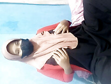 Hijab Girl Masturbating Thirsty Warmth